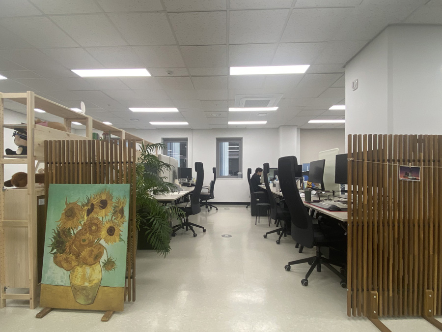 qubit_office-1-1